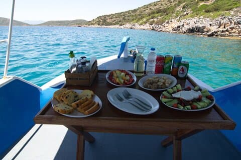 Sunset Grill & Sea Breeze : Un escape en barco cretense