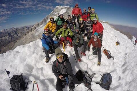 4Días-Subida Nevado Urus 5495 m Ishinca 5530m con Vistas Panorámicas