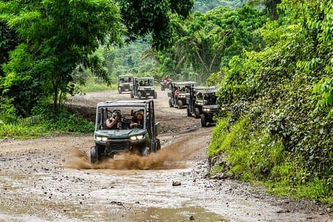 Côte à côte/rzr dans la montagne, dégustation d'eau et de tequila