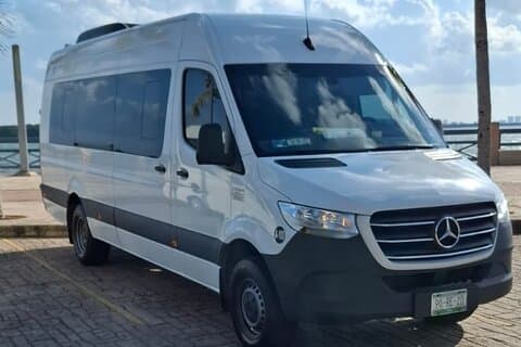 Transfert privé aller-retour de l'aéroport de Cancun jusqu'à Puerto Morelos