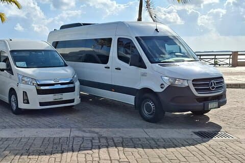 Trasferimento privato di andata e ritorno dall'aeroporto di Cancun su Tulum Hotels
