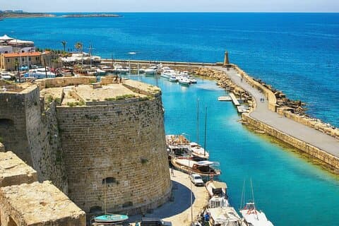 Kyrenia, château Saint-Hilarion et visite de l'abbaye de Bellapais au départ de Paphos