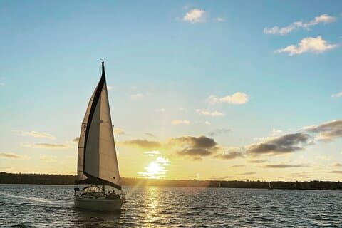 Deluxe private Sunset & Day Sail