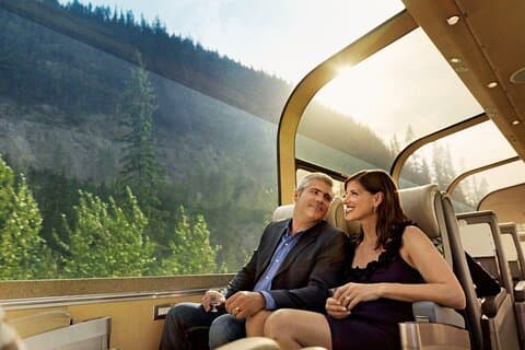 5 - Dag Rocky Mountaineer tog + bus tur : Vancouver til Calgary