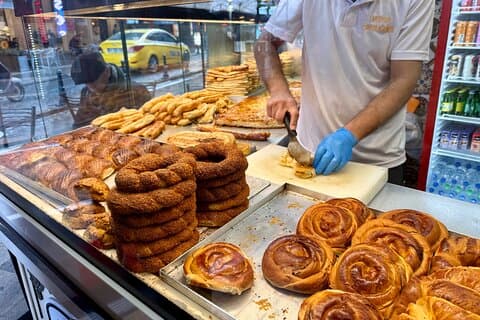 Geschmack der Türkei auf zwei Kontinenten: Vom europäischen Istanbul zum asiatischen Kadiköy
