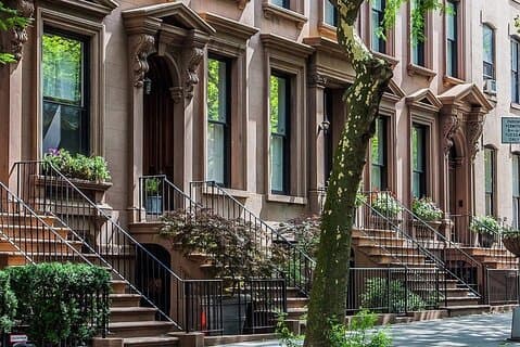 Glanz und Skandal in Brooklyn Heights: Eine Selbstführung