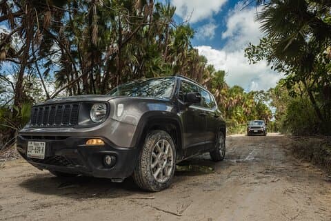 Experiencia privada de medio día en Cozumel UAZ Off-Road con almuerzo