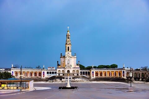 Private Our Lady of Fátima Tour with Authentic Portuguese Lunch