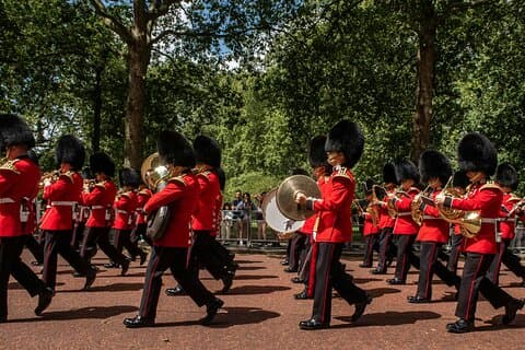 Klassisk Londonturné och vaktombyte – Historia i aktion