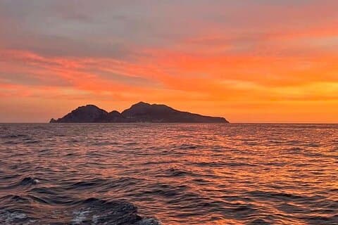 Sunset Luxury: Capri em fogo