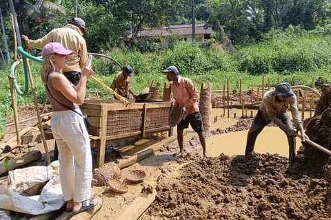 Ratnapura Full Day Tour met Water Falls, Gem Mines en Saman Devalaya