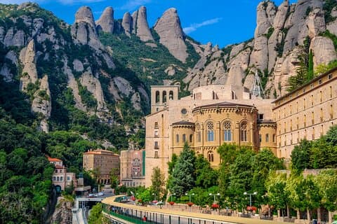 Tour privato del Monastero di Montserrat ed escursioni a piedi da Barcellona