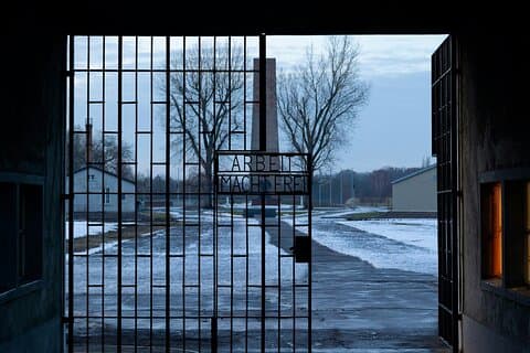 Tour privado de 5 horas: Monumento a Sachsenhausen desde Berlín