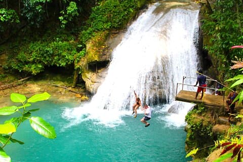 Dunn's River Park & Blue Hole Vattenfall Combo från Montego Bay