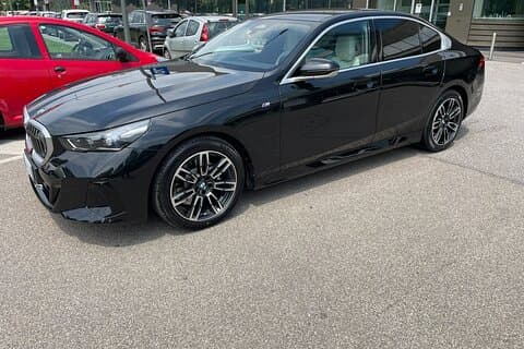 Transfer från Milano stad till Linate flygplats BMW 5-serien bil