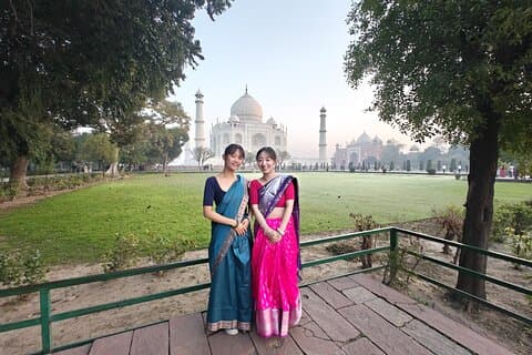 Taj Mahal & Agra Dagstur med tåg från Delhi med 5* Hotell Lunch