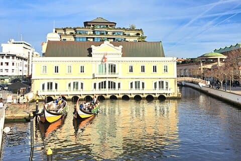 Esperienza privata Óbidos Nazaré e Fátima o Aveiro e Óbidos