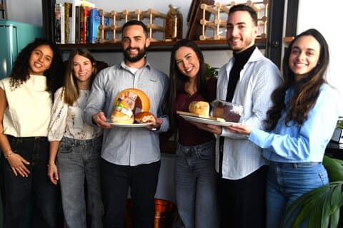 Experiencia Gourmet: Cata de Quesos Españoles y Vinos Exclusivos