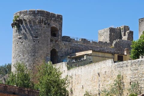 Visit Tarquinia, the Etruscan place easy going from the port