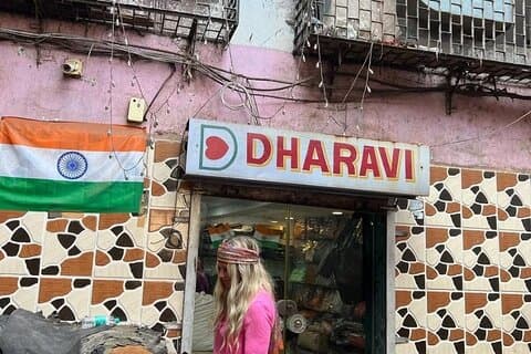 Tour dei quartieri poveri di Dharavi a Mumbai, India