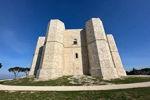 Castel del Monte Unesco & Trani - small groups led by Bari