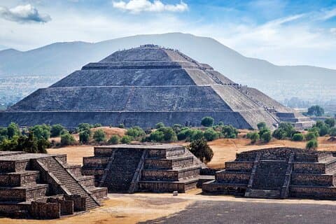 Pirâmides de Teotihuacan, Basílica de Guadalupe e Três Culturas