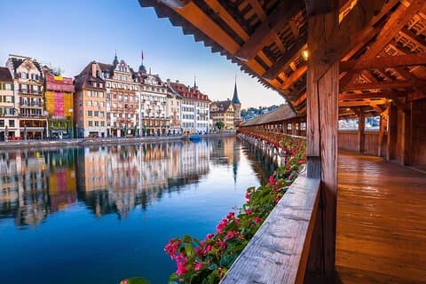 Zurich: Private Day Trip to Lucerne and Interlaken
