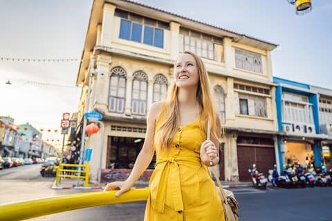 Tour privato di mezza giornata della città di Phuket e avventura in ATV con ritiro