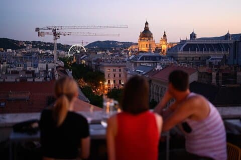 Budapest i stil Privat bytur med Sky Bar Cocktail