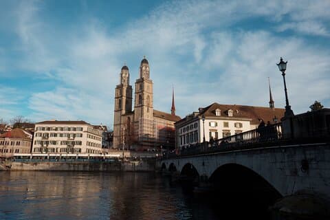 Zurich Tour Lindt Chokladfabrik och Rheinfall