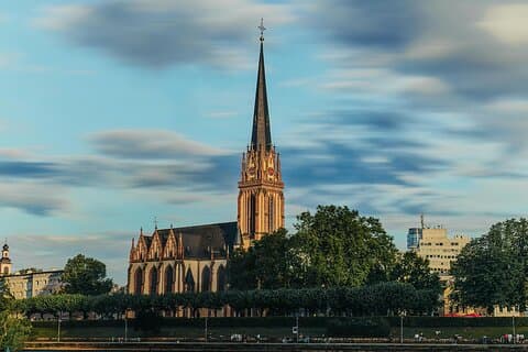 12 Hour Frankfurt Day Tour from Cologne with Free Photoshoot
