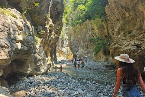Exploração do Holta Canyon e do Lago Dushku - de Tirana e Durres