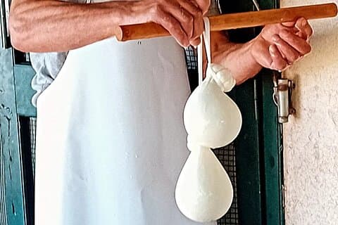 Visite privée à Castelbuono avec expérience de la ferme de fromage