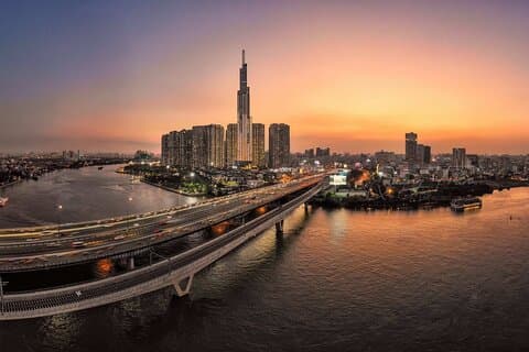 Esplora Ho Chi Minh City con tour privato a piedi e in jeep
