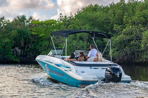 1 Hour-Relaxing Private Boat Tour - Fort Lauderdale (Up to 6 Pax)