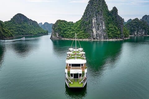 Tour panorámico por la bahía de Halong en crucero premium de Hércules con almuerzo buffet