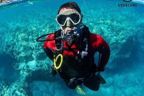 5 dager 10 Boat Dives pakke for sertifisert dykker