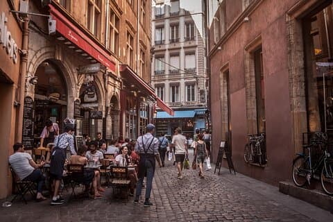 Lyon Bites & Stories: A Tasty City Adventure with a Local