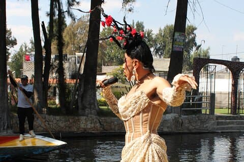 Sashay på Coyoacan och Xochimilco med en Drag Queen