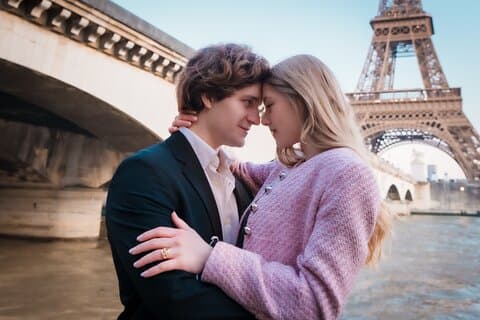 Privé professionele fotoshoot in de buurt van de Eiffeltoren in Parijs