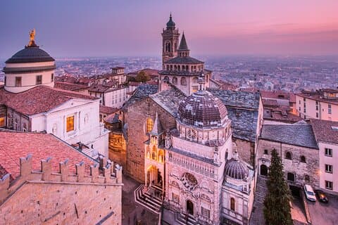 Private transfer from Zurich to Bergamo, 2h of Sightseeing stop