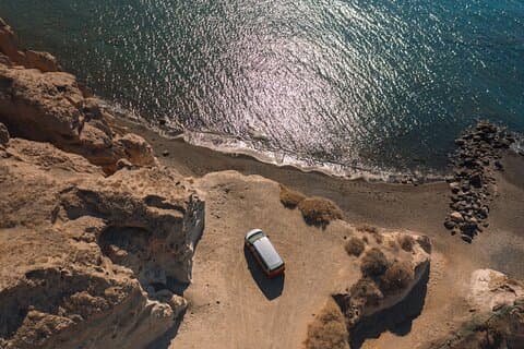 Filmische Privattour durch Santorin im VW Van