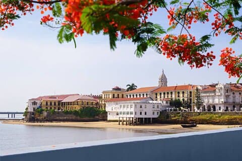 Private Romantic tour around Panama City for Couples