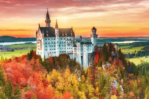 Private day trip to Neuschwanstein and Lindau from Zurich
