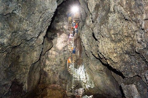 Excursão Vatnshellir Lava Cave
