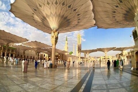 Madinah Ziyarah: 歴史の足跡をたどる