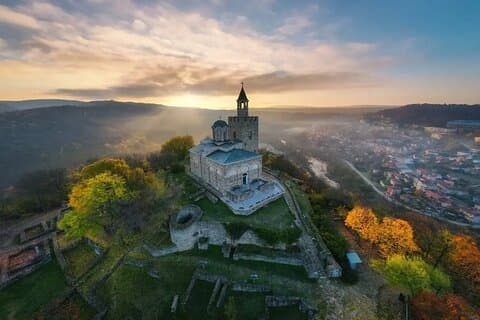 Bucharest -Veliko Tarnovo and Arbanassi: PREMIUM TOUR small group