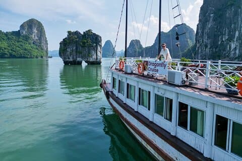 Halong Bay 4 Hour Cruising with Caving, Kayaking and Lunch