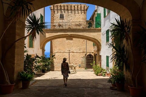A Day Unveiling Mallorca's Hidden Gems - frokost inkluderet