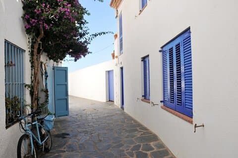 Cadaqués: Luxustour und Mittagessen ab Barcelona